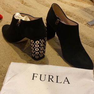 EUC 8.5 Furla black suede shoes with gold studs